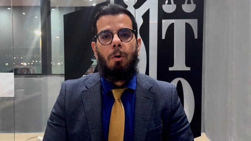 Advogado apresentando o Liberdade Já em vídeo